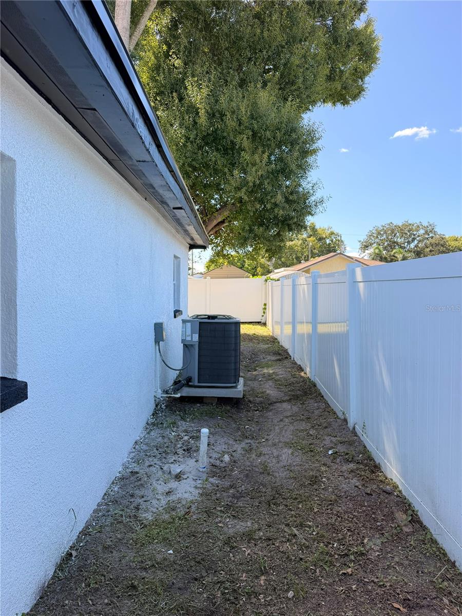 5808 N Lois Ave, Tampa, FL 33614 photo