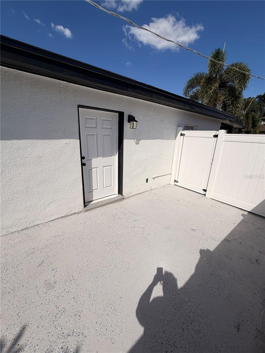 5808 N Lois Ave, Tampa, FL 33614 photo