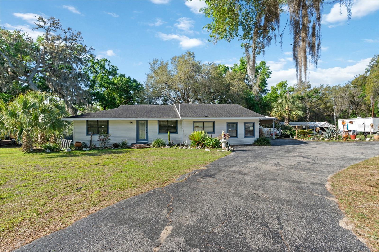 270 W Mcclendon St, Lady Lake, FL 32159 photo