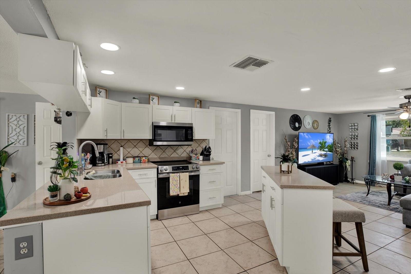 5609 Quist Dr, Port Richey, FL 34668 photo
