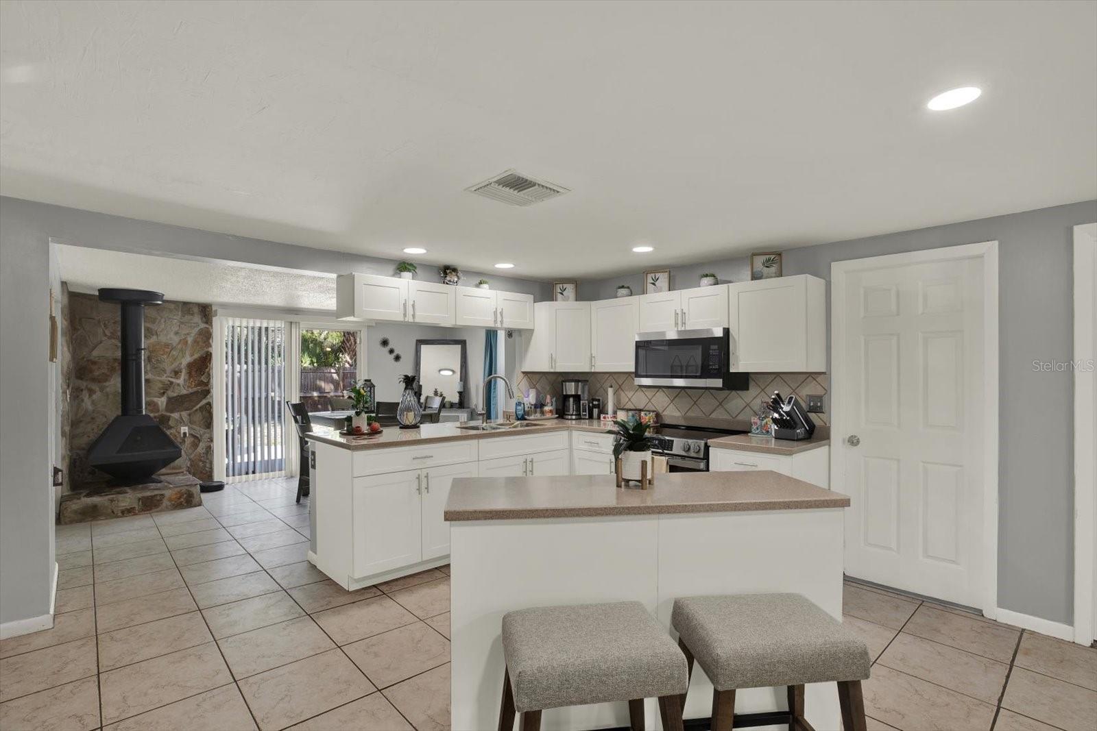 5609 Quist Dr, Port Richey, FL 34668 photo