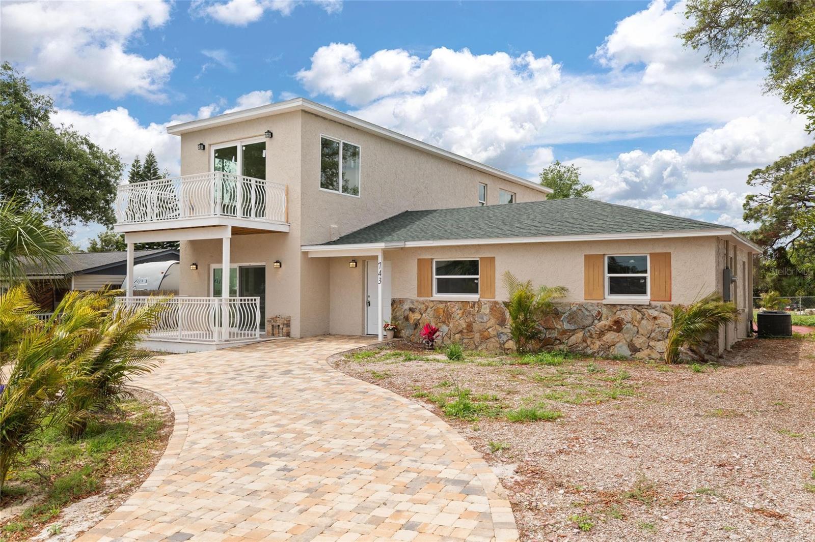 743 Bayshore Dr, Tarpon Springs, FL 34689