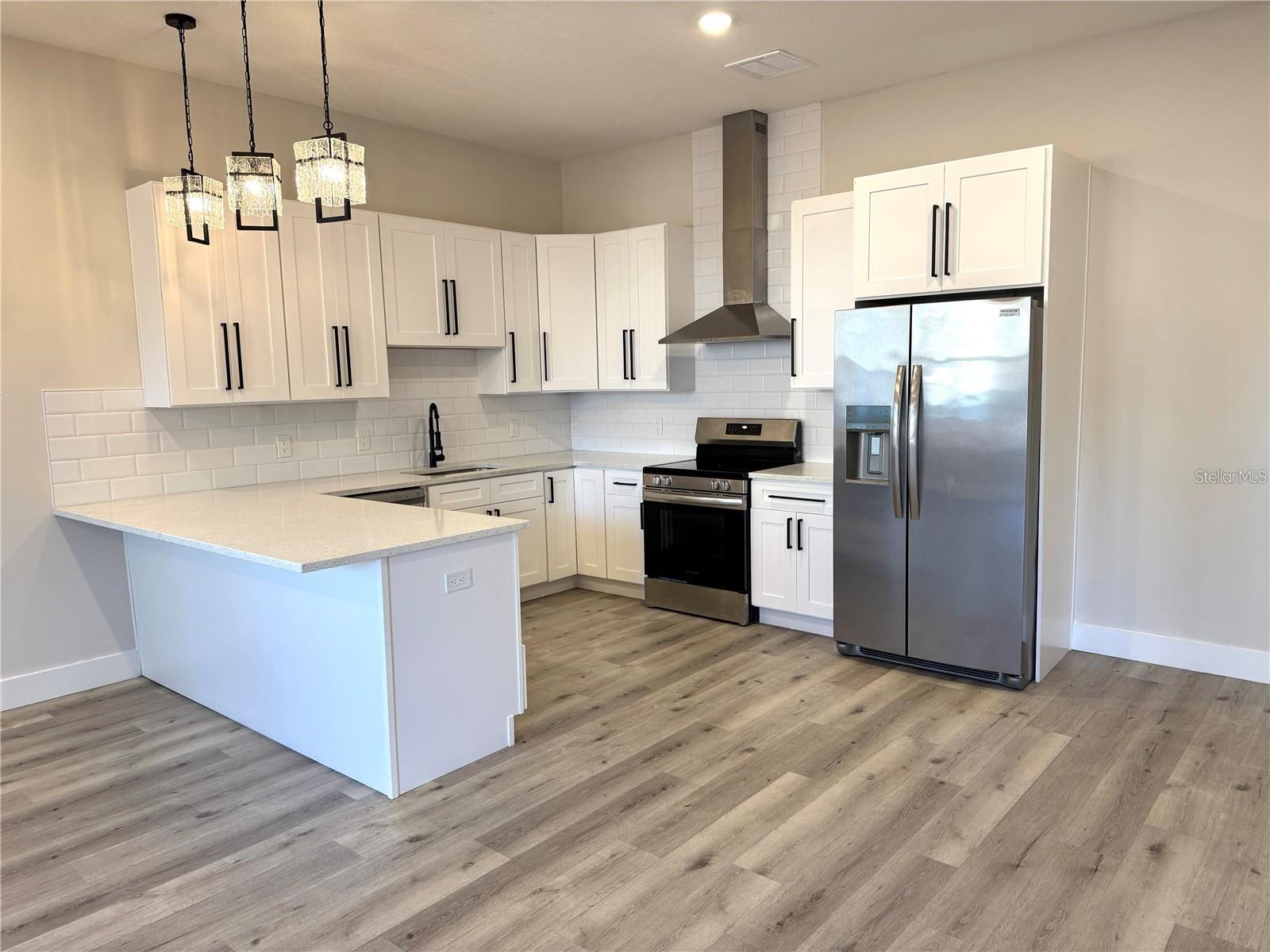 1039 53 Ave, Saint Petersburg, FL 33703 photo