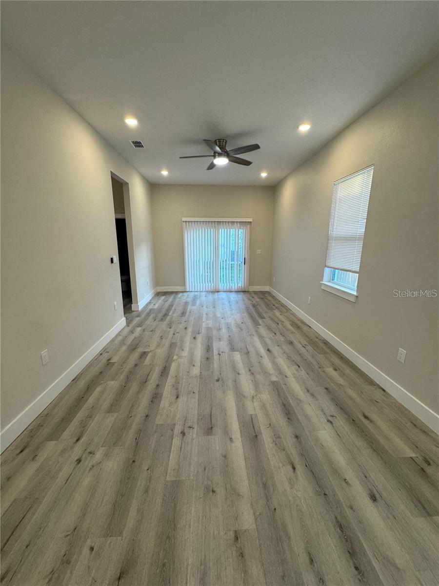 1039 53 Ave, Saint Petersburg, FL 33703 photo