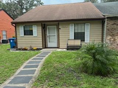 Townhouse in DADE CITY FL 35077 WHISPERING OAKS BOULEVARD.jpg