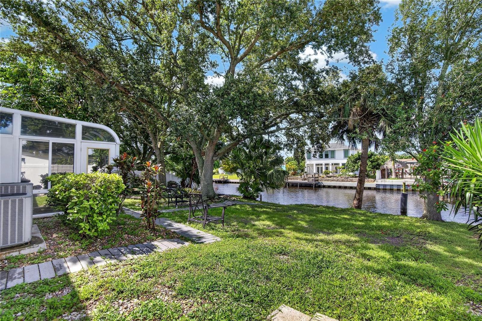 10718 Drummond Rd, Tampa, FL 33615 photo