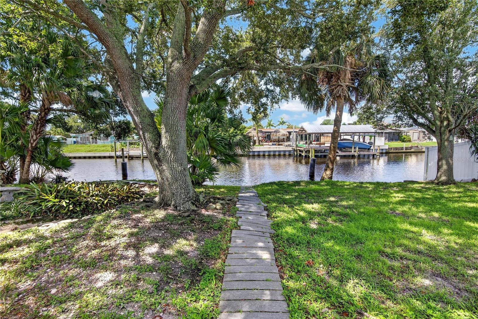 10718 Drummond Rd, Tampa, FL 33615 photo