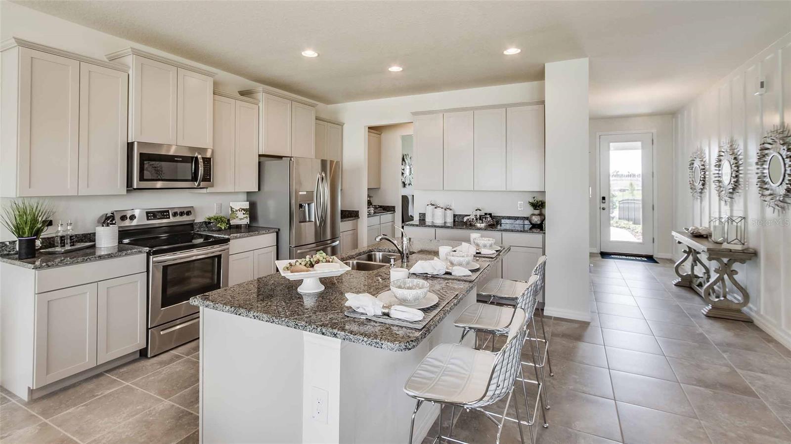 3509 Harvest Gardens Loop, Plant City, FL 33565 photo