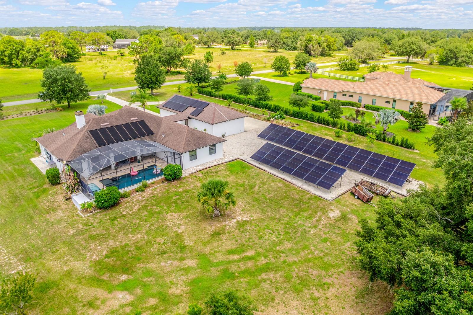 27324 Grand Oak Ln, Tavares, FL 32778 photo