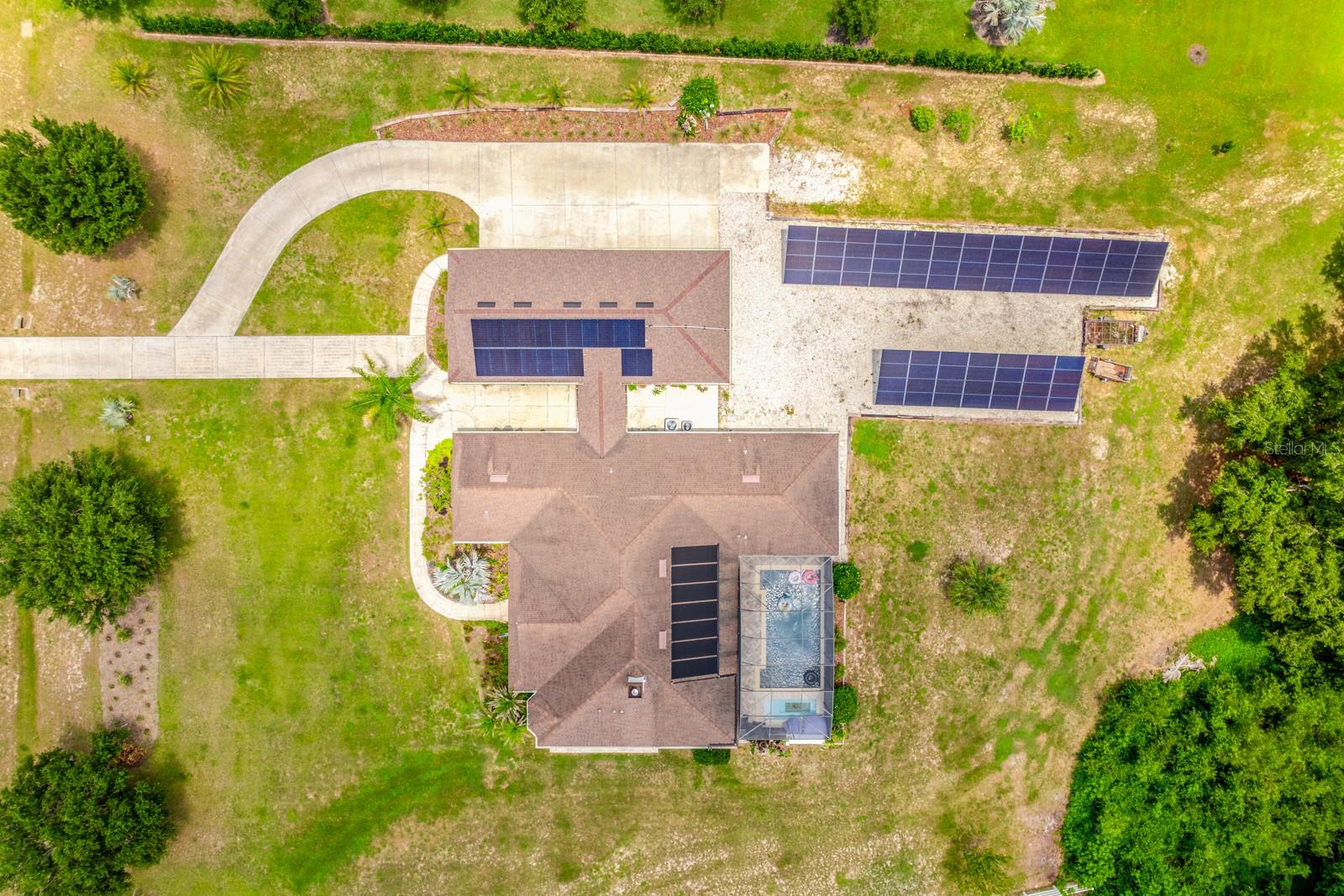 27324 Grand Oak Ln, Tavares, FL 32778 photo