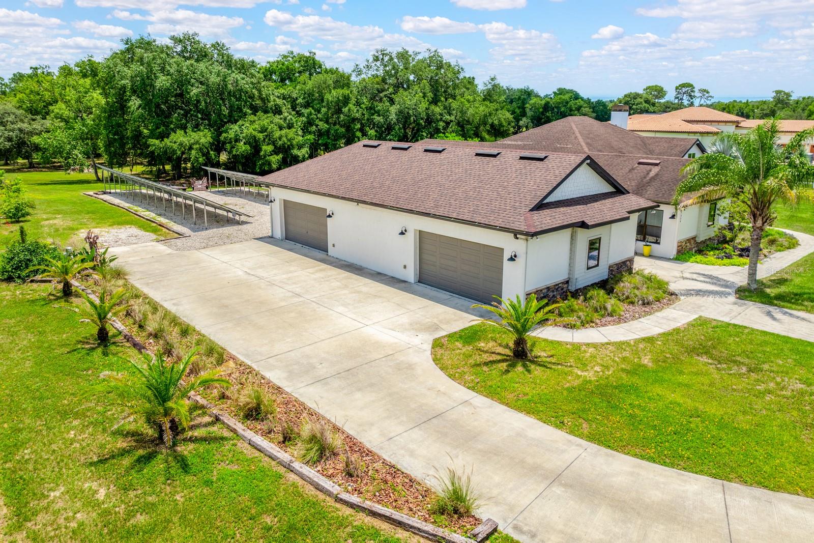 27324 Grand Oak Ln, Tavares, FL 32778 photo