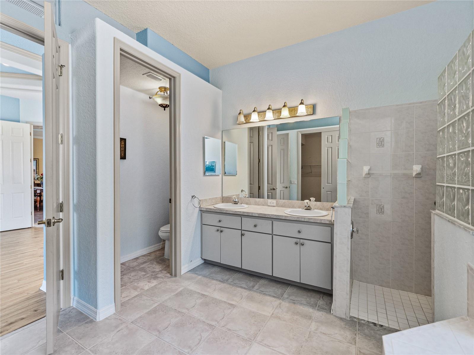 Single Family Residence in DADE CITY FL 12333 WOODLANDS CIRCLE 48.jpg