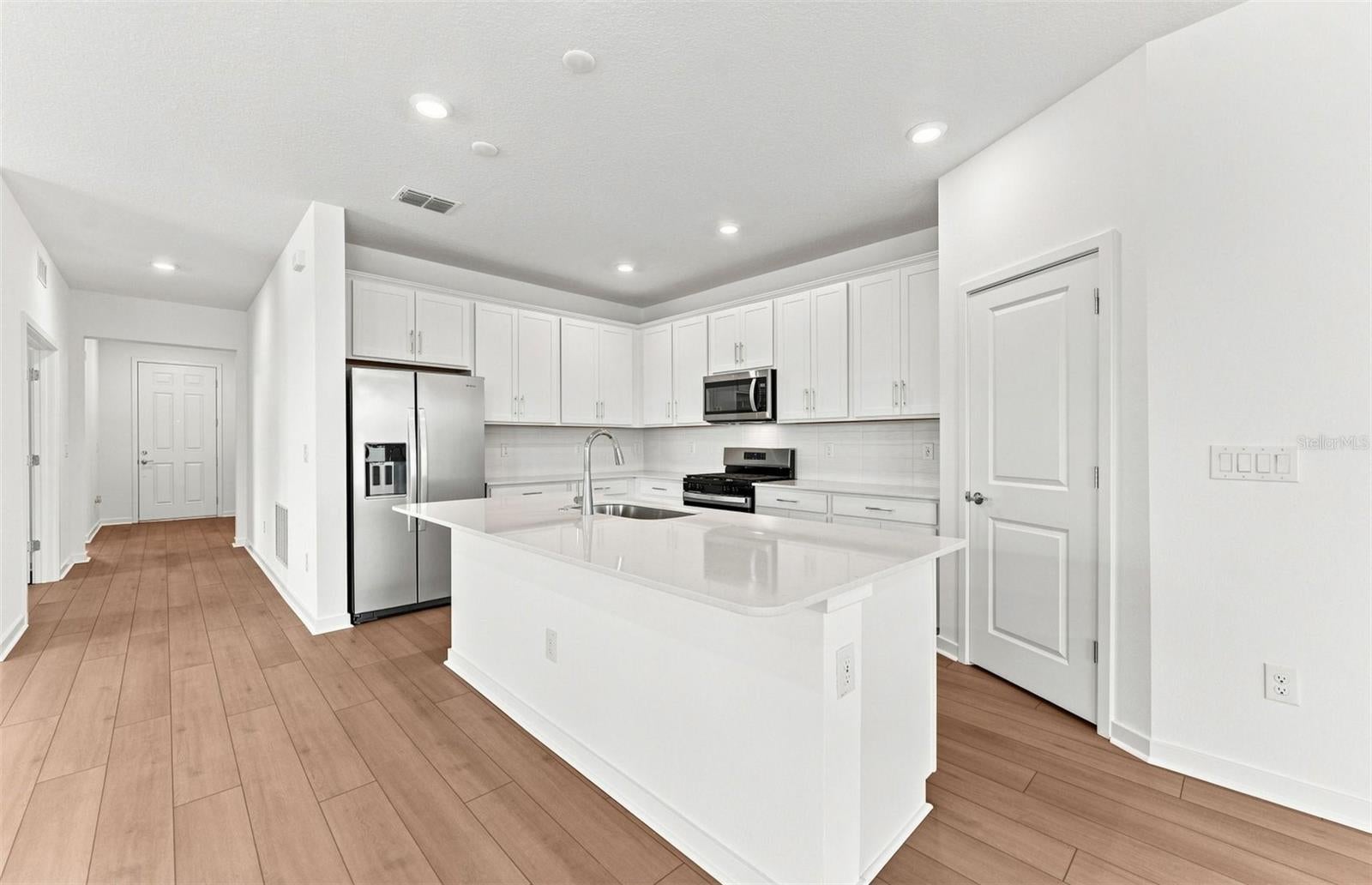 33335 Herds Hallow Way, Wesley Chapel, FL 33545 photo