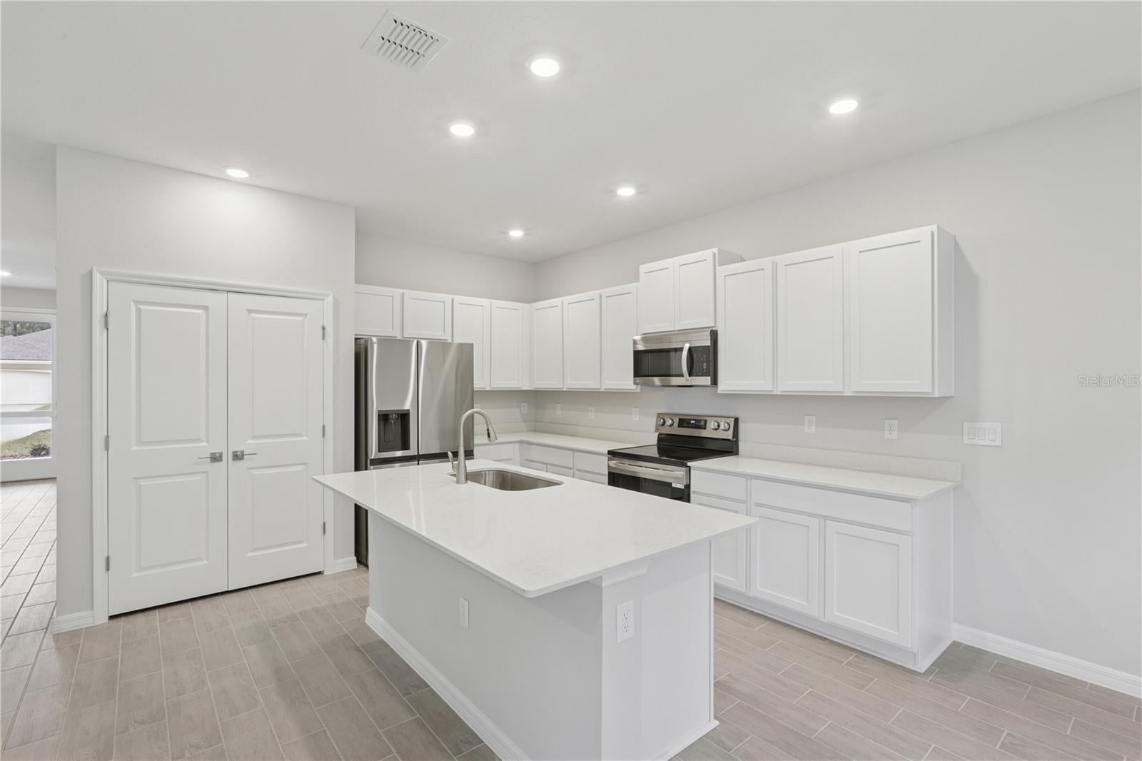 17094 SW 20 Court Rd, Ocala, FL 34473 photo