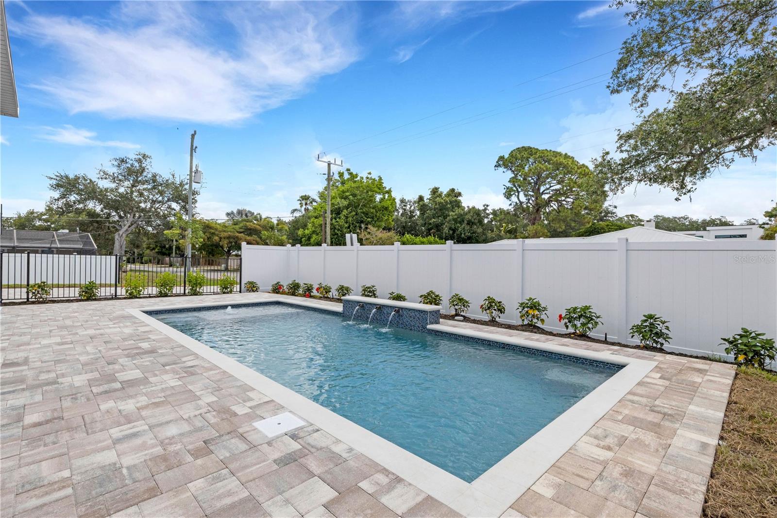 2079 Hibiscus St, Sarasota, FL 34239 photo