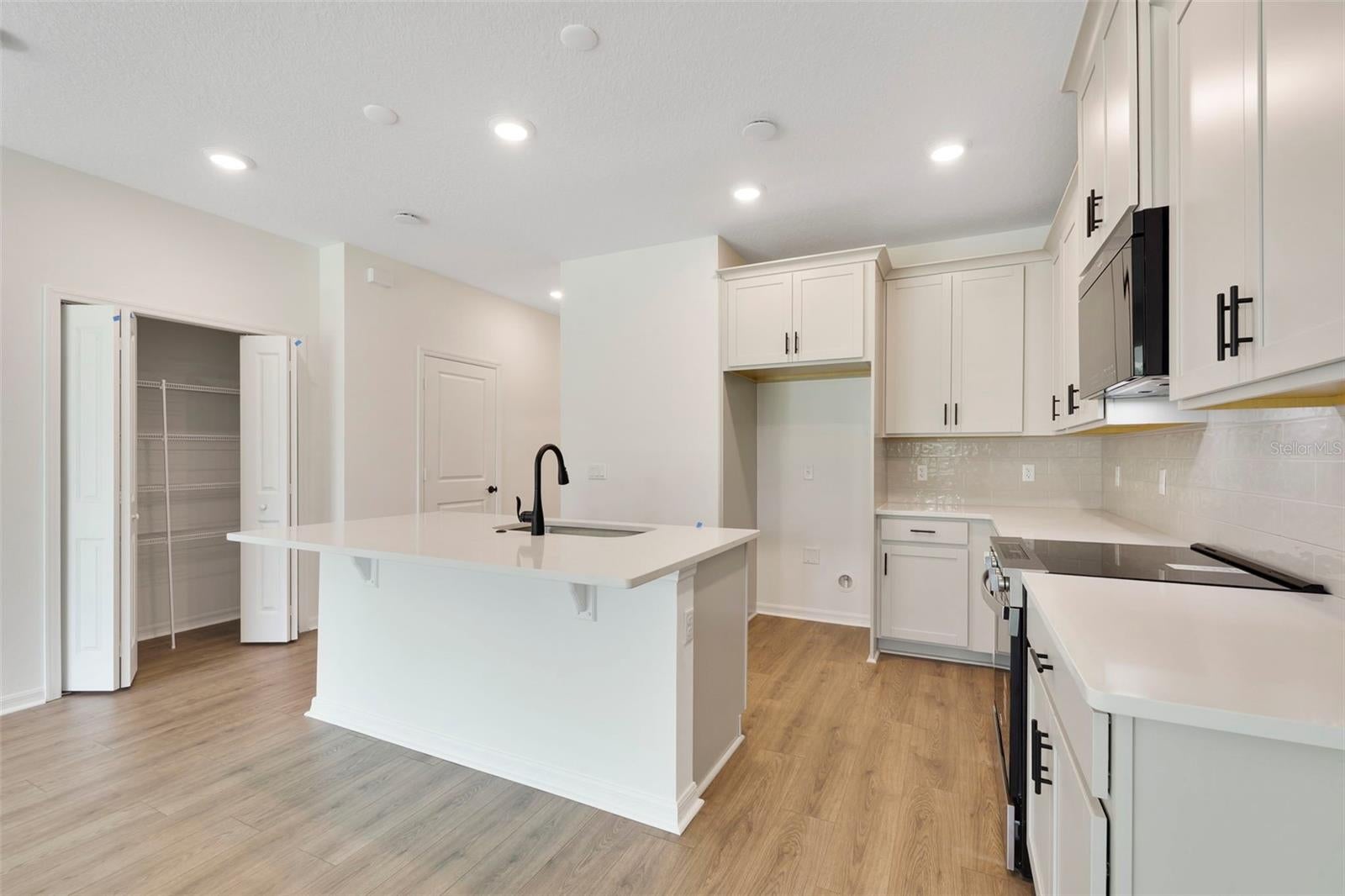 522 Southern Edge Way, Sanford, FL 32771 photo