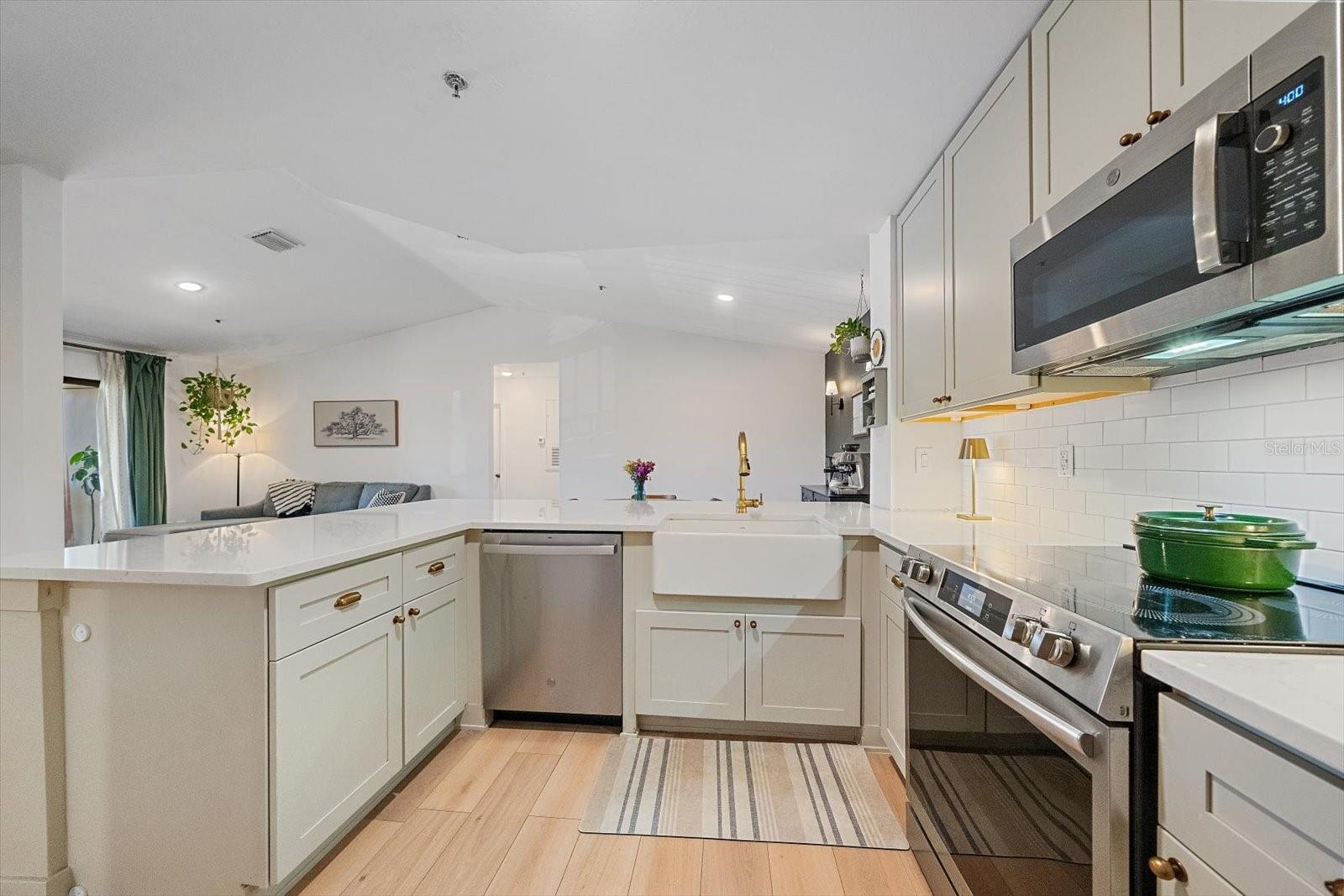 4002 Crockers Lake Blvd #21, Sarasota, FL 34238 photo