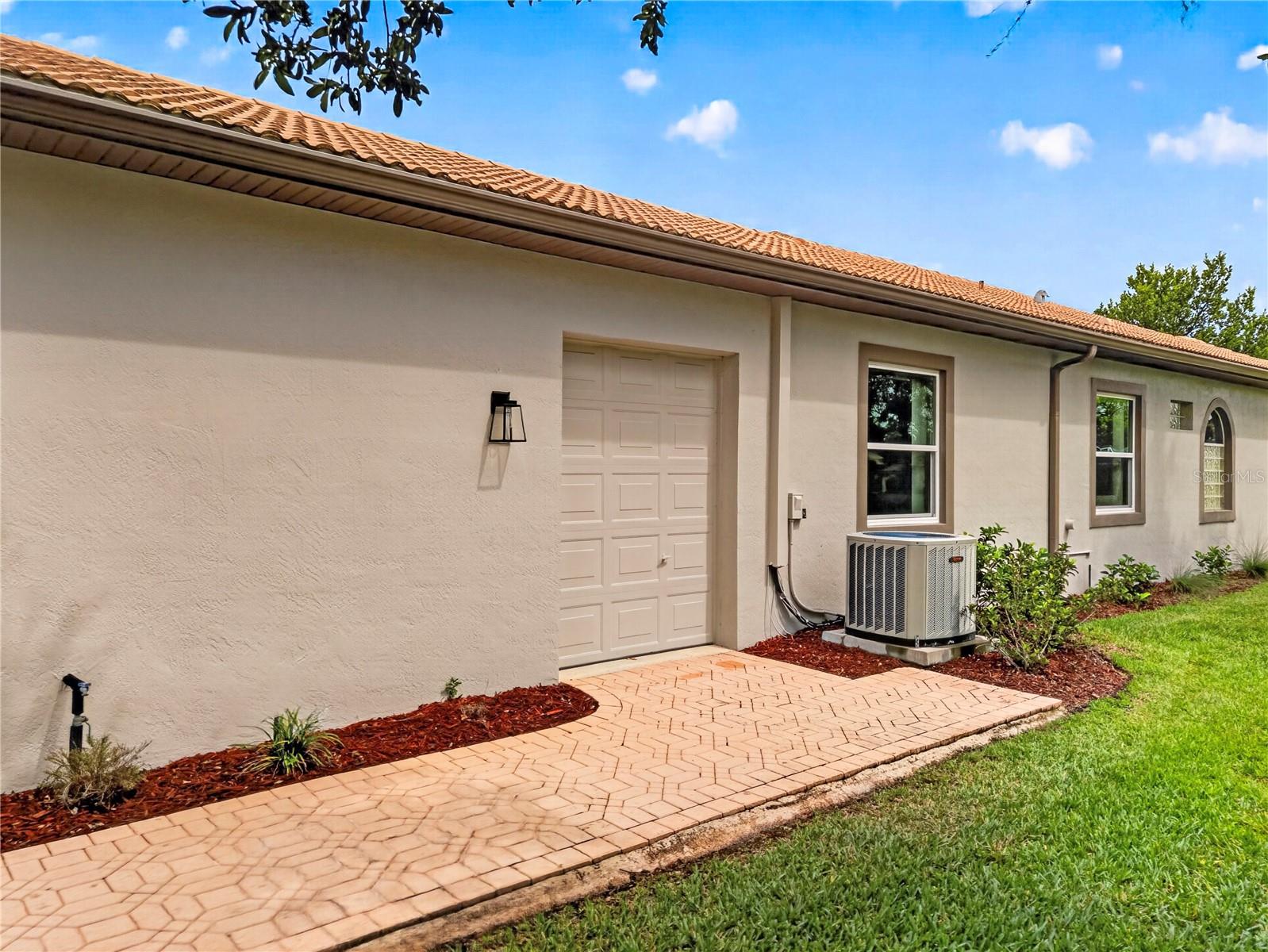 9257 Bonnie Cove Dr, Weeki Wachee, FL 34613 photo