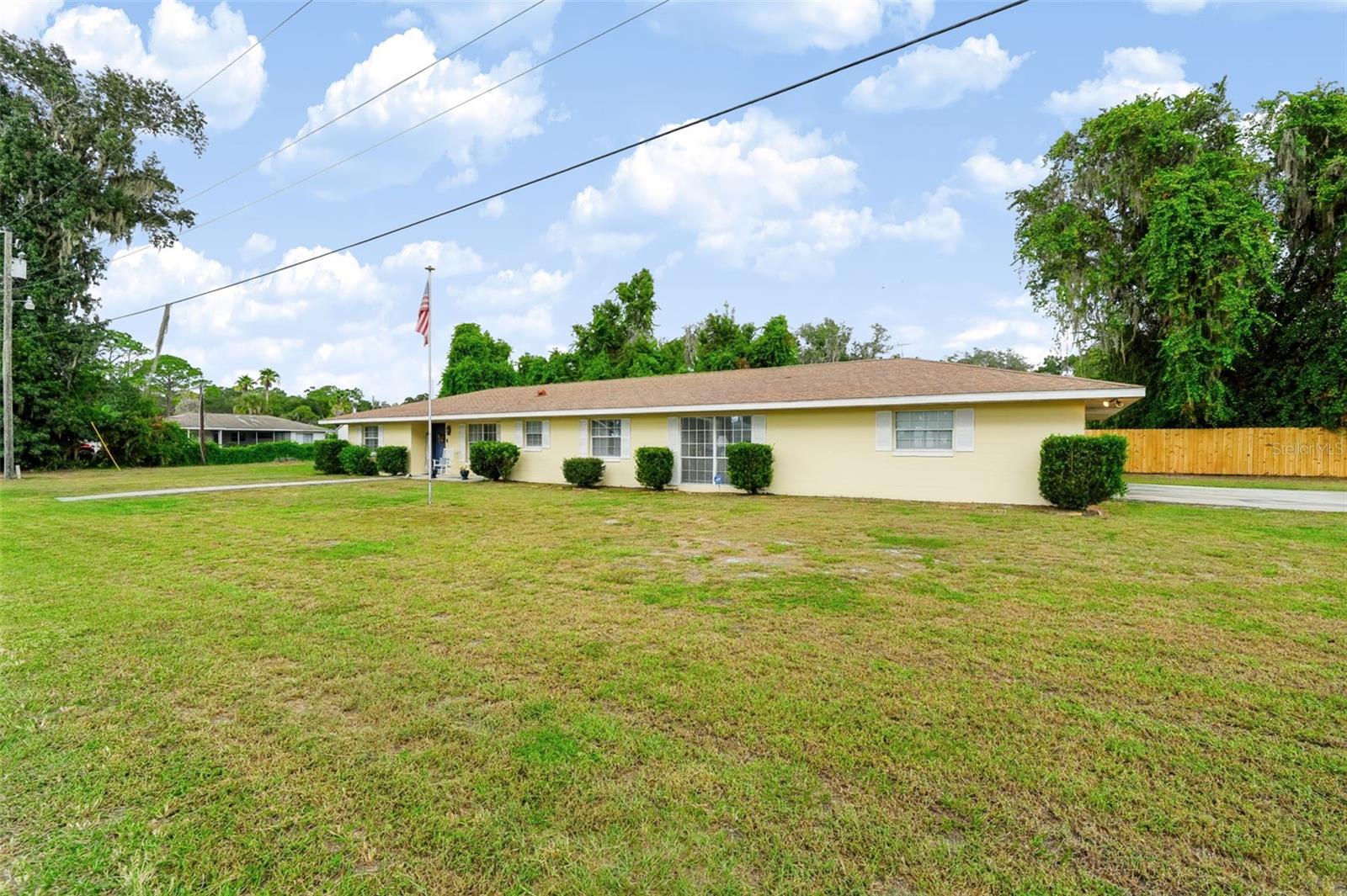 12394 SE 139 Ave, Ocklawaha, FL 32179 photo
