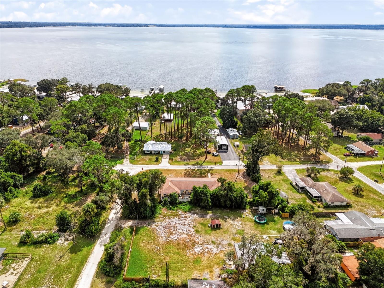 12394 SE 139 Ave, Ocklawaha, FL 32179 photo
