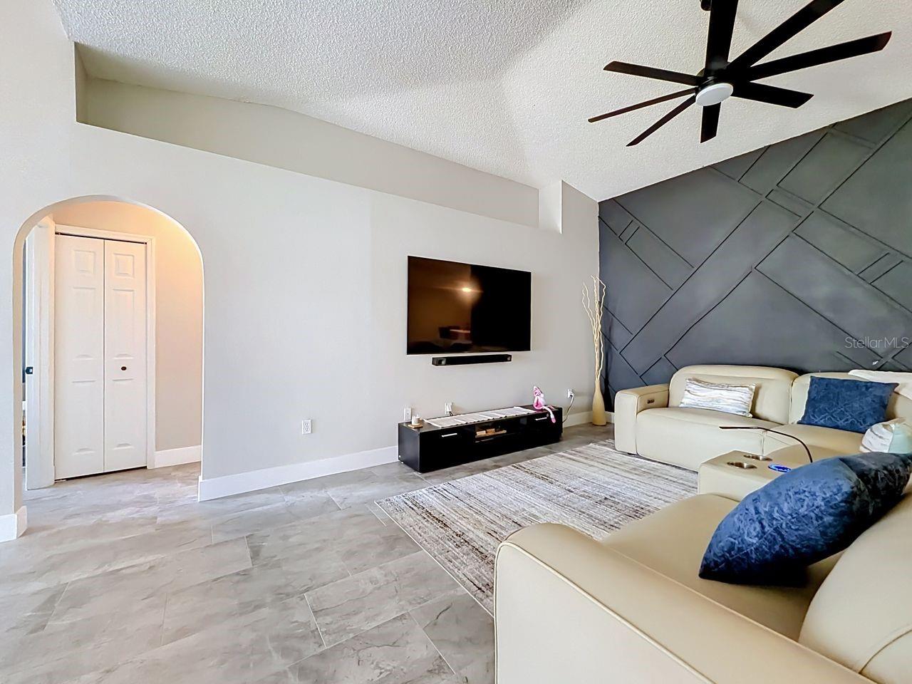 527 Dominish Estates Dr, Apopka, FL 32712 photo