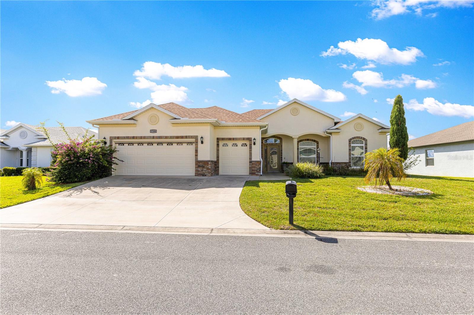 17306 112 Court Rd, Summerfield, FL 34491
