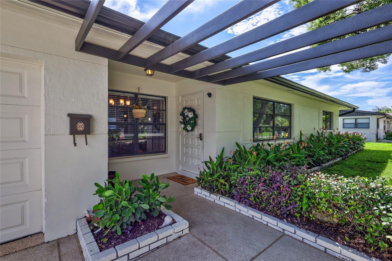 8532 Kumquat Ave, Seminole, FL 33777