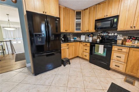 Single Family Residence in MELROSE FL 8290 MELROSE ROAD 8.jpg