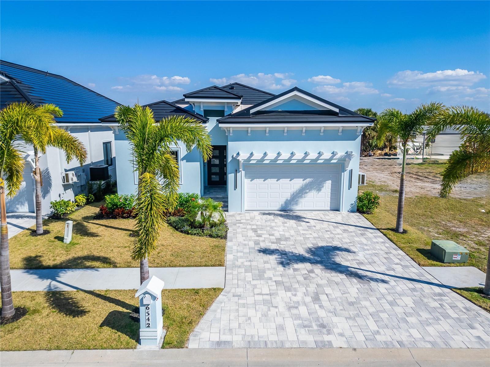 6542 Simone Shores Cir, Apollo Beach, FL 33572