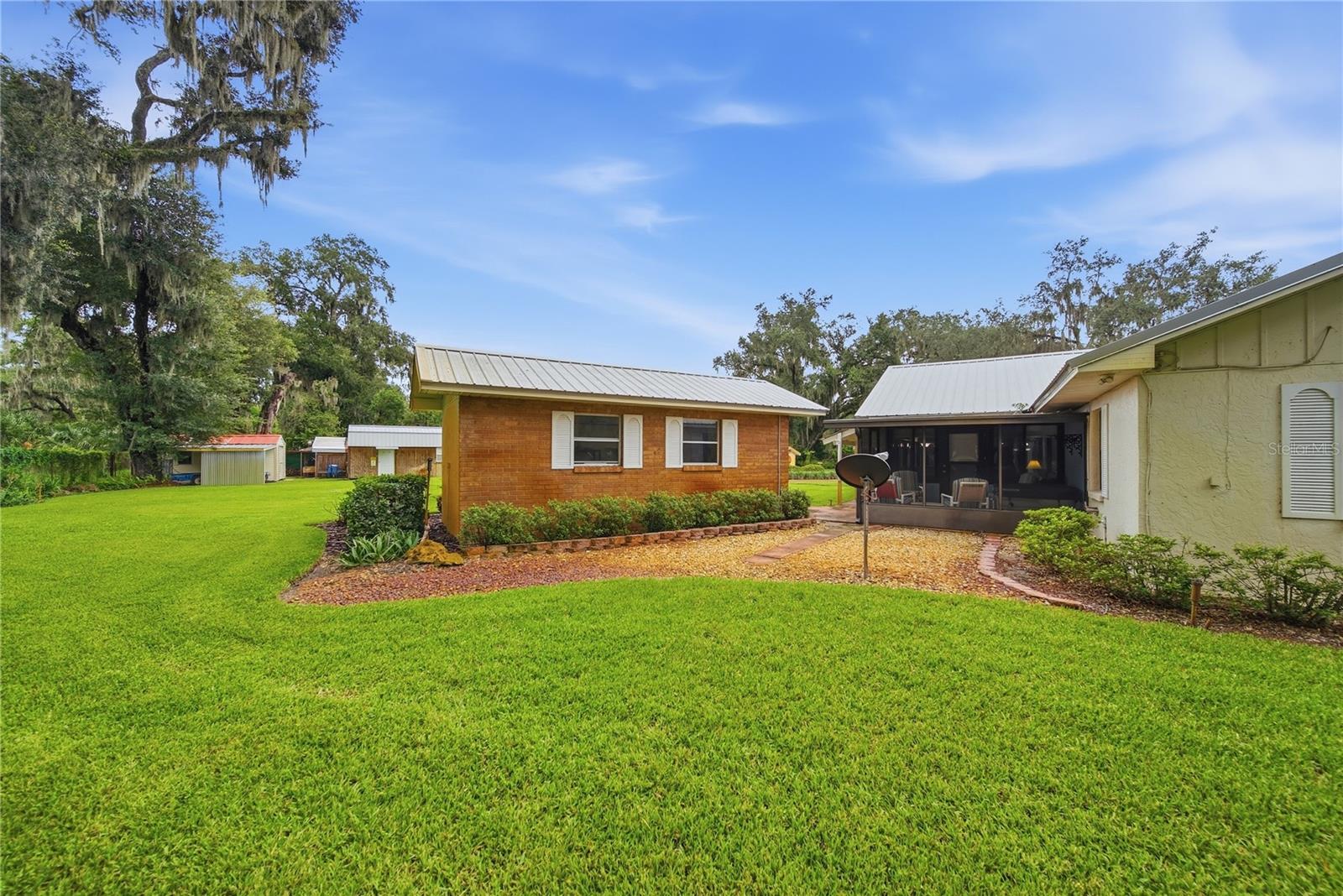 3704 Thonotosassa Rd, Plant City, FL 33565 photo