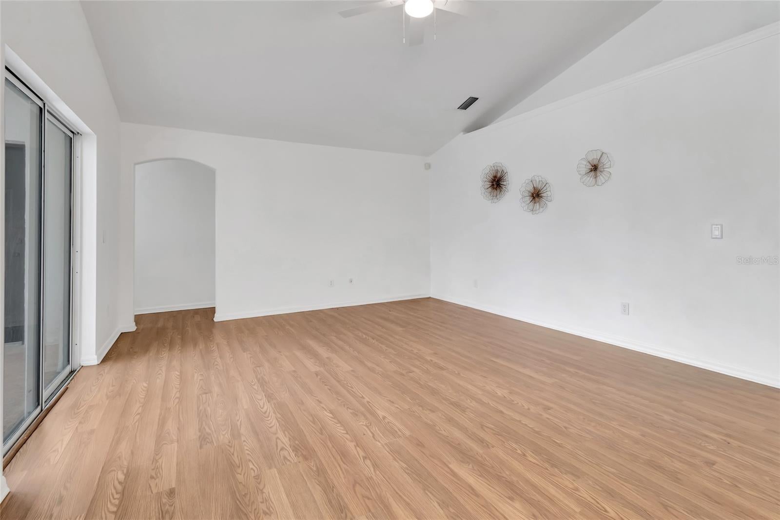 6856 NE 61 Avenue Rd, Silver Springs, FL 34488 photo