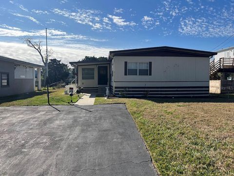 Mobile Home in HUDSON FL 7118 WILCOX DRIVE 2.jpg