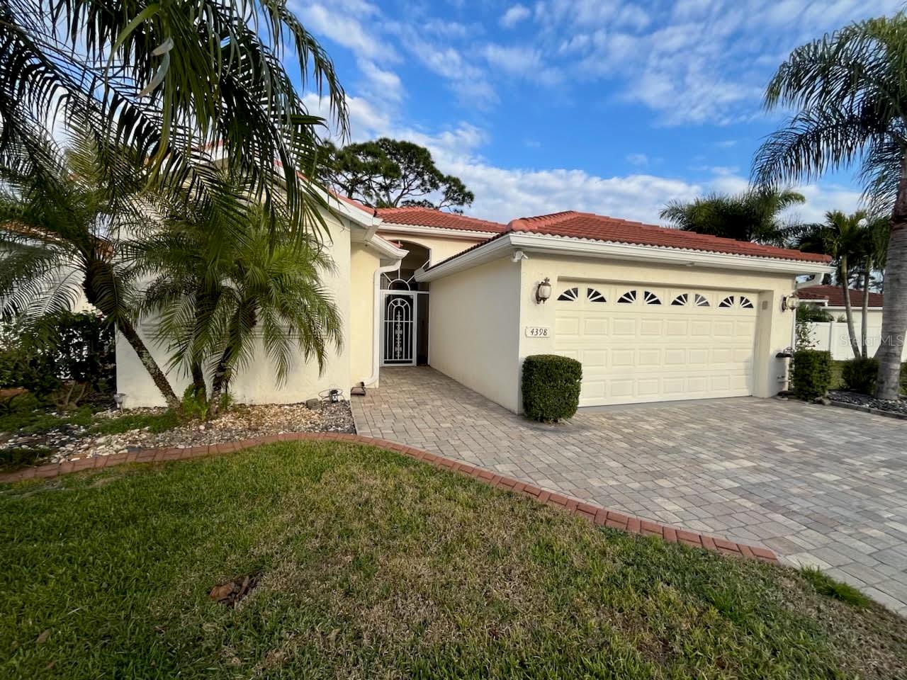 4398 Summertree Rd, Venice, FL 34293