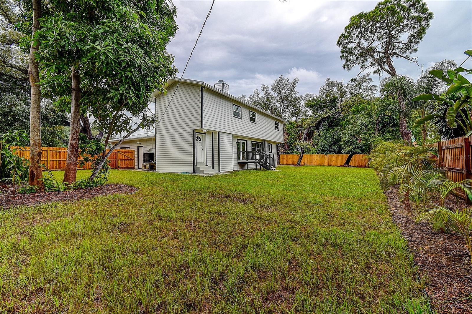 5546 113 St, Seminole, FL 33772 photo