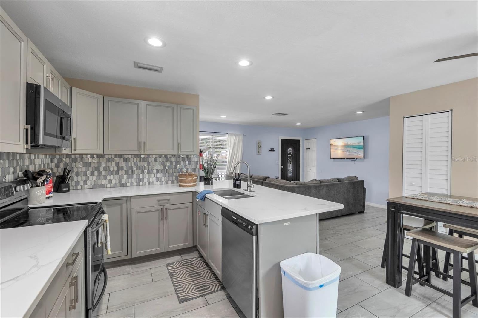 2714 42 St, Bradenton, FL 34205 photo