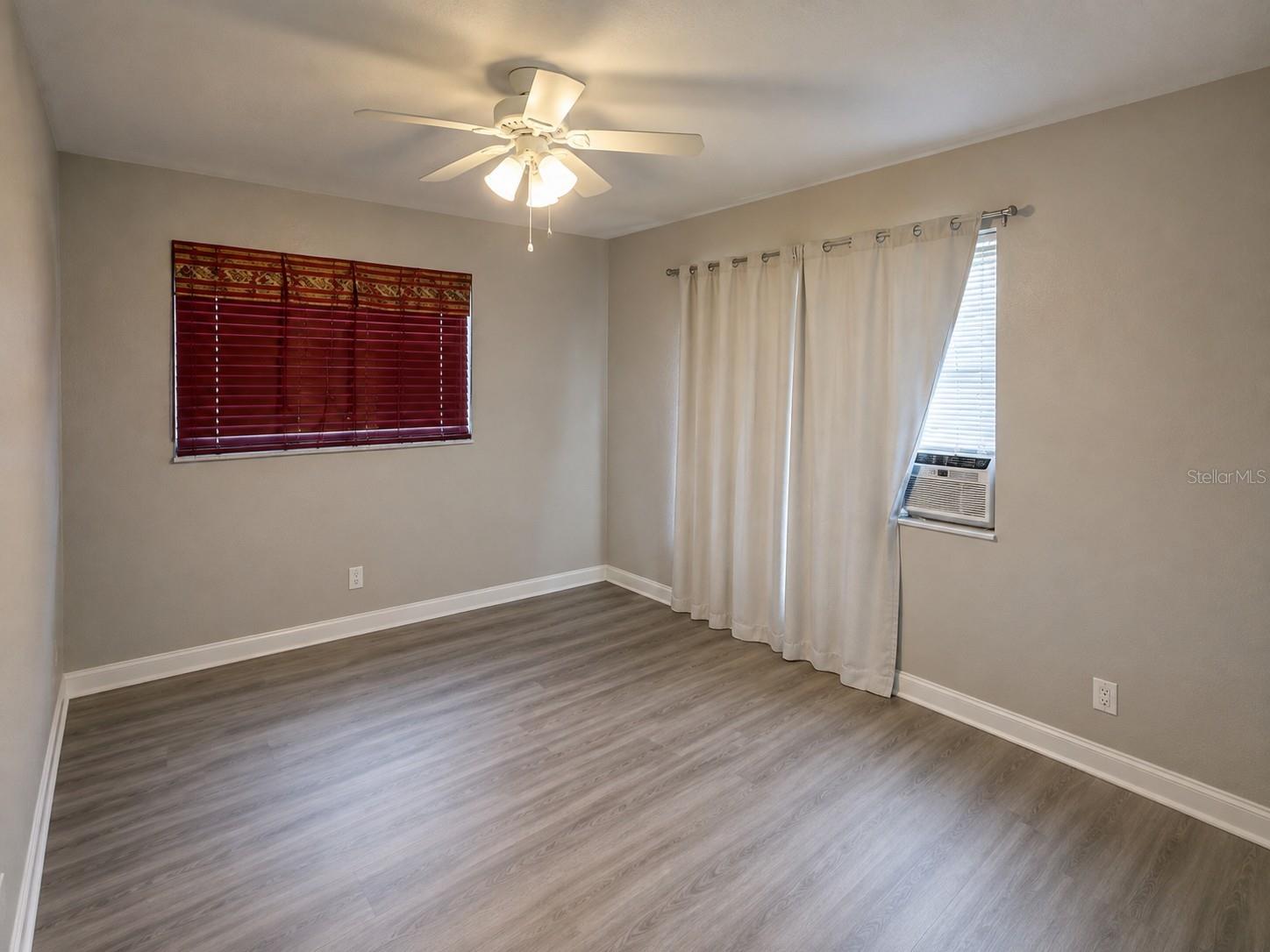 1044 58 Ave, Saint Petersburg, FL 33703 photo