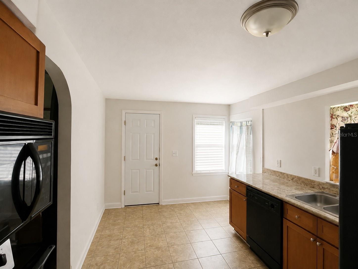 1044 58 Ave, Saint Petersburg, FL 33703 photo
