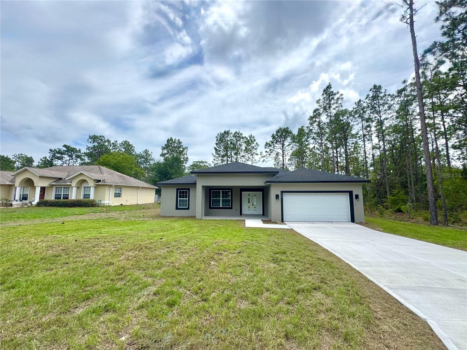 628 W Heronsbill Ln, Dunnellon, FL 34434 photo