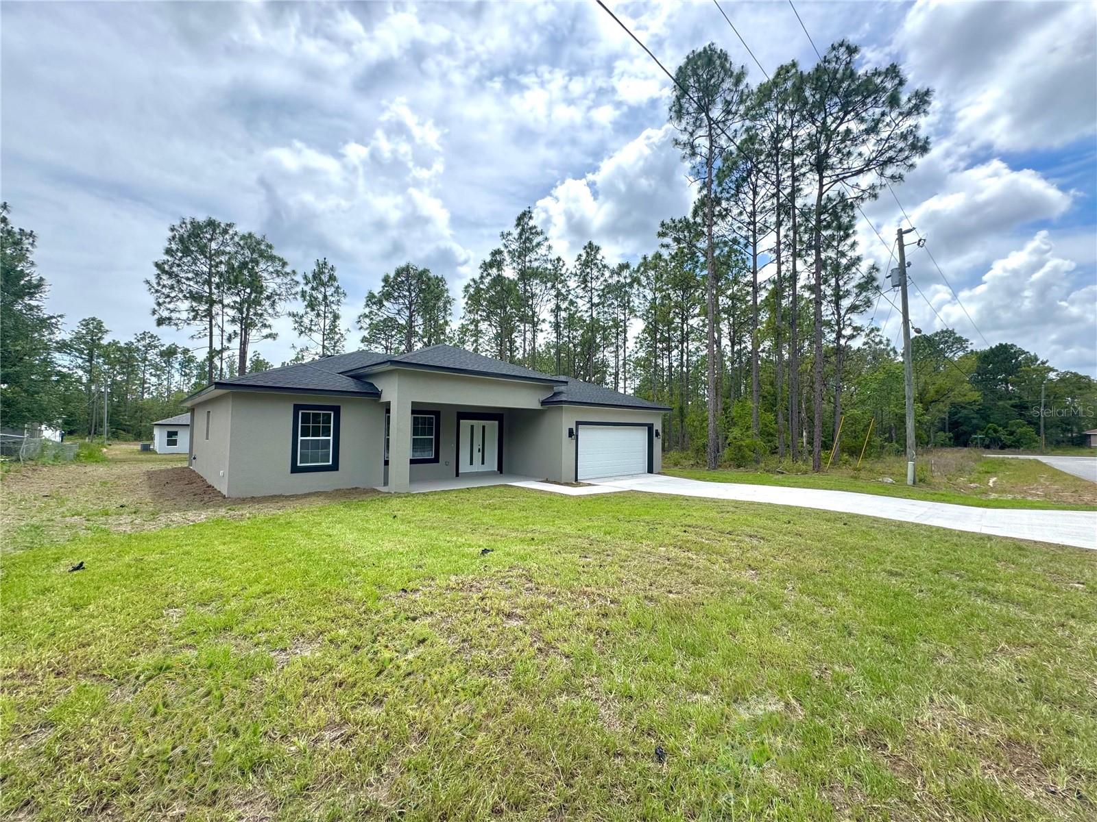628 W Heronsbill Ln, Dunnellon, FL 34434 photo