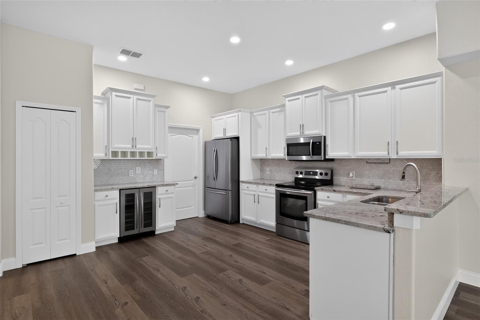 6371 Tierra Vista Cir, Lakeland, FL 33813 photo