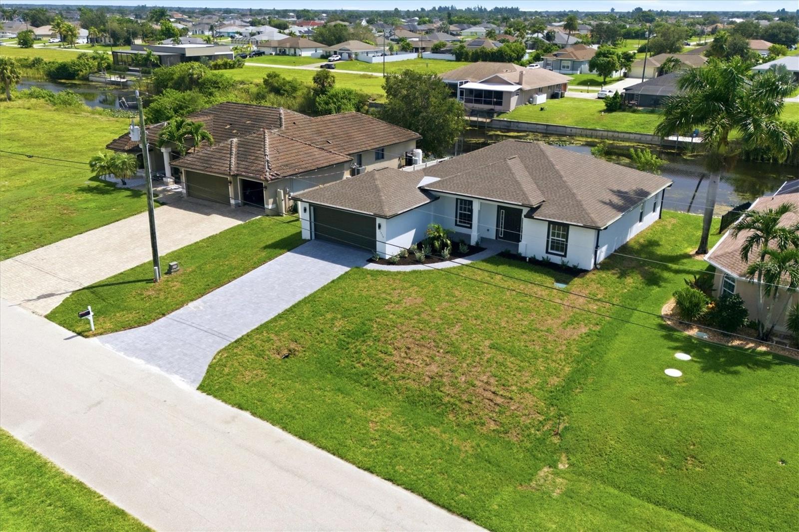 1219 9 Pl, Cape Coral, FL 33993