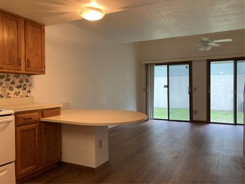 Condominium in GAINESVILLE FL 7200 SW 8TH AVENUE #D24.jpg