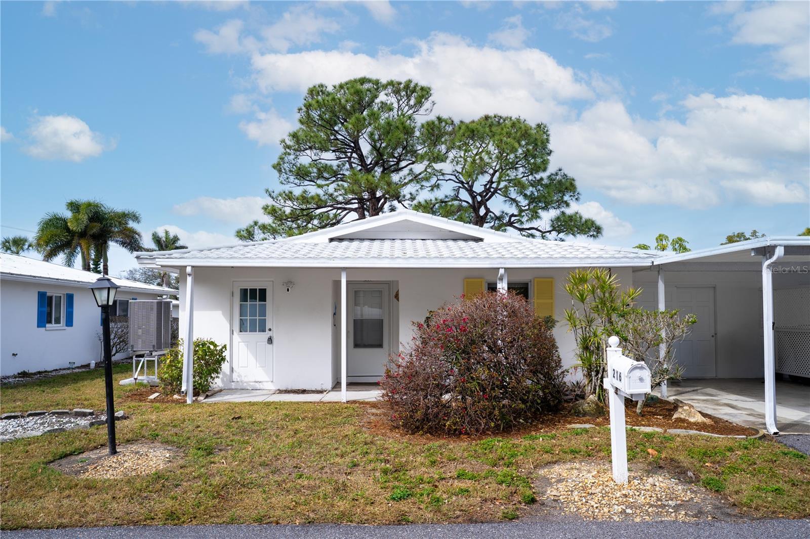 216 Fair Winds Dr, Nokomis, FL 34275