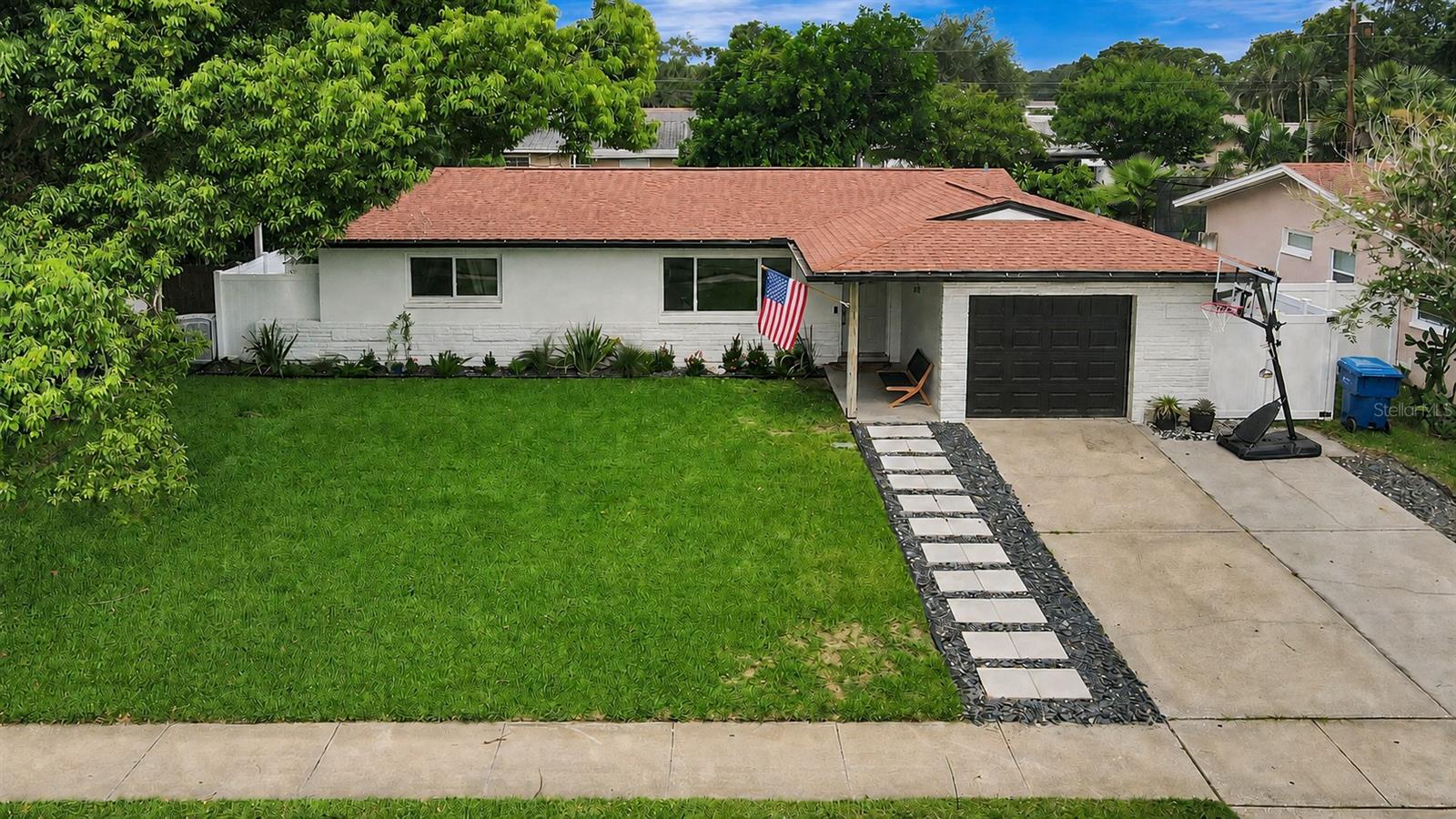 510 Hillcrest Dr, Largo, FL 33771