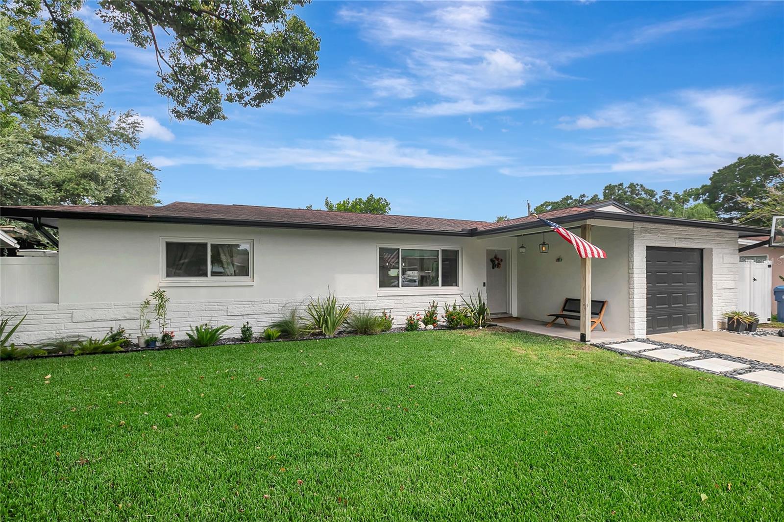 510 Hillcrest Dr, Largo, FL 33771 photo