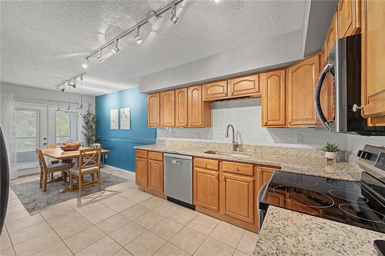 13302 Arena Pl, Tampa, FL 33612 photo