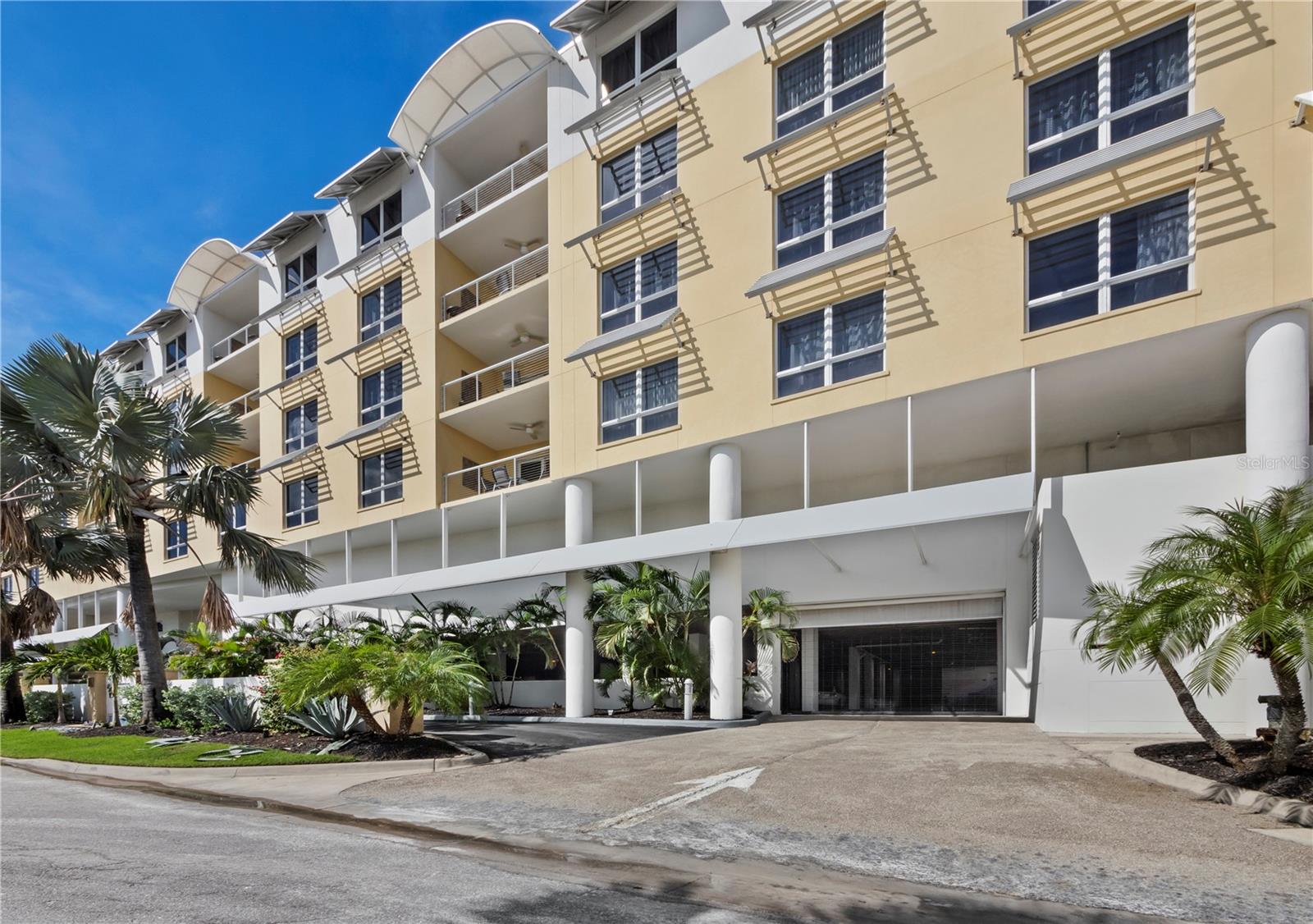915 Seaside Dr #310, Sarasota, FL 34242 photo