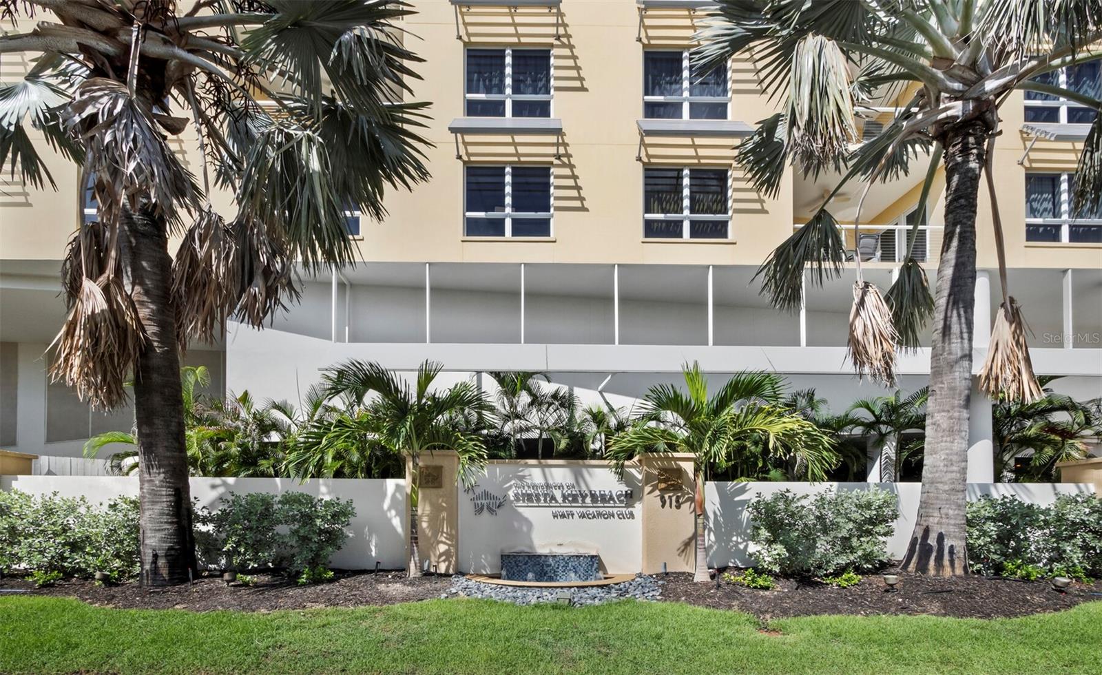 915 Seaside Dr, Sarasota, FL 34242