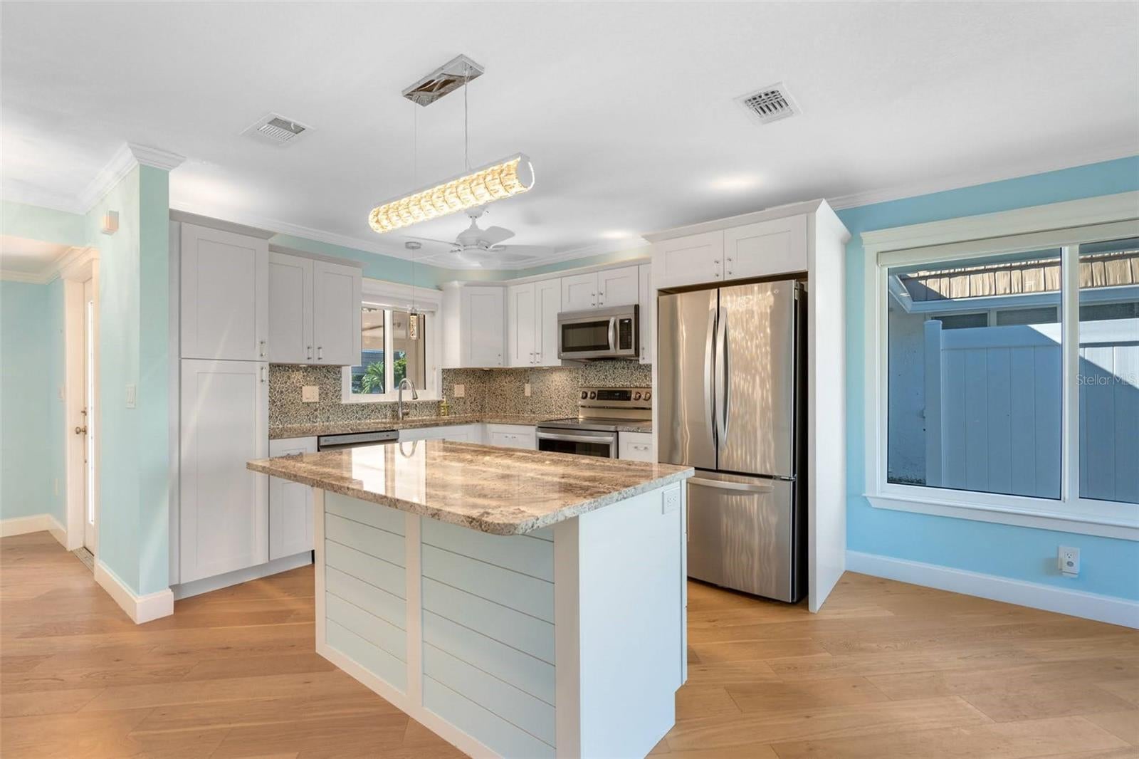 2305 Riverbluff Pkwy #V 256, Sarasota, FL 34231 photo