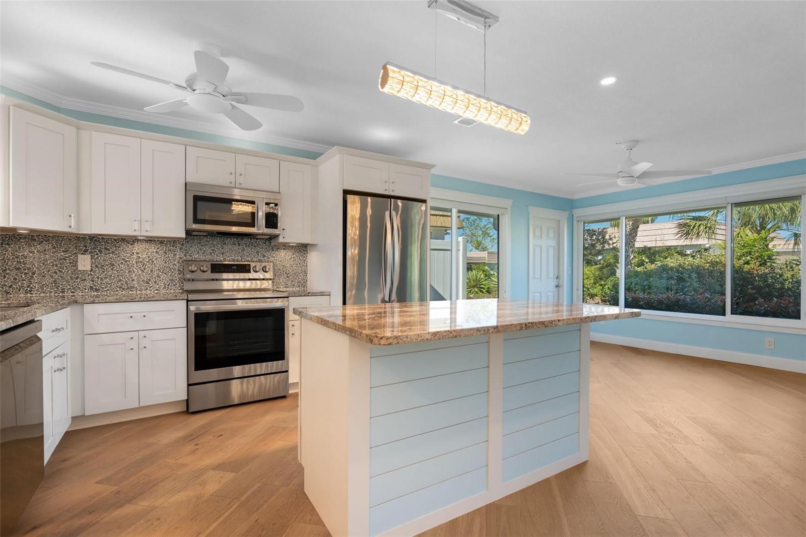2305 Riverbluff Pkwy #V 256, Sarasota, FL 34231 photo